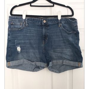 Gap Sexy Boyfriend Midrise Jean Shorts